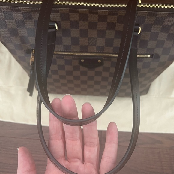 SOLD Authentic Louis Vuitton Iena MM - Picture 5 of 13